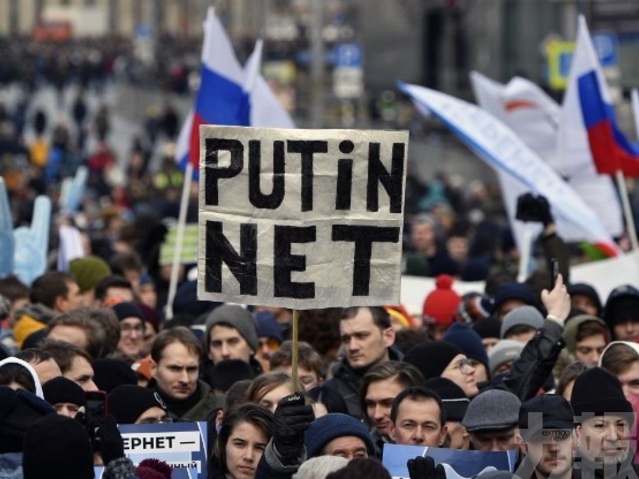 普京簽署新法案收緊網上言論