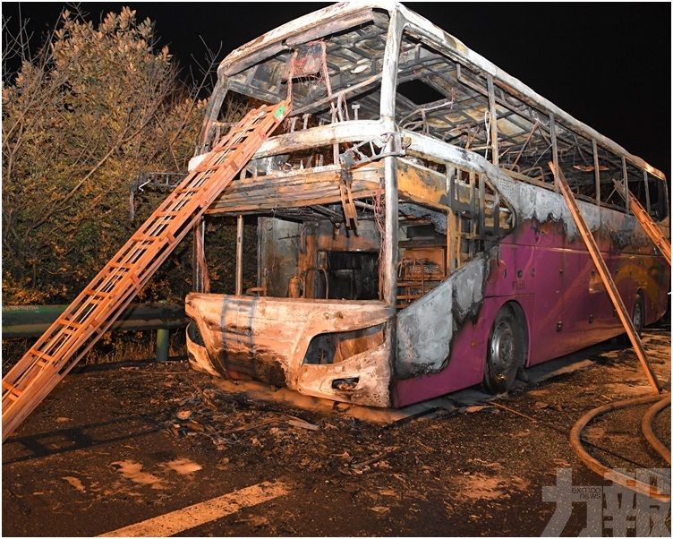 湖南高速旅遊巴起火 增至26死28傷