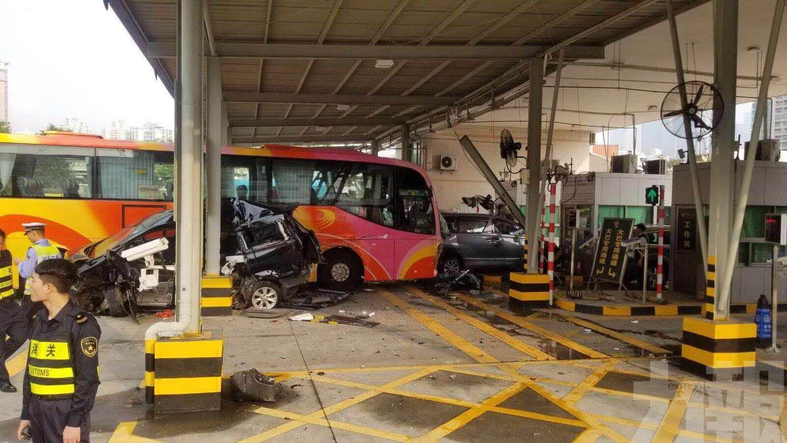 司機慘夾車廂