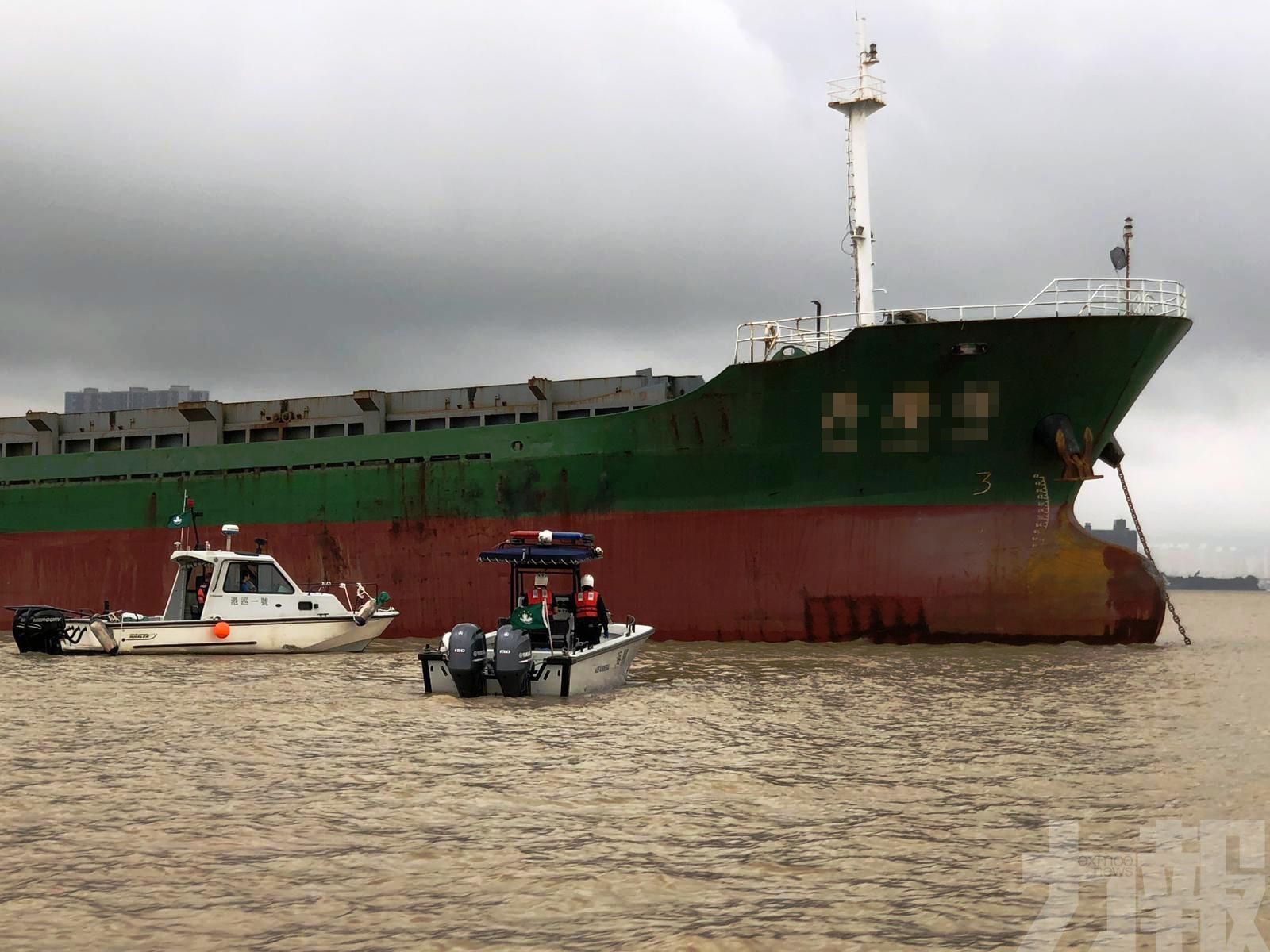 海事局海關截停並檢控違規船隻