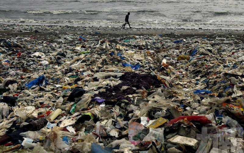 全球最深海溝驚現塑膠垃圾