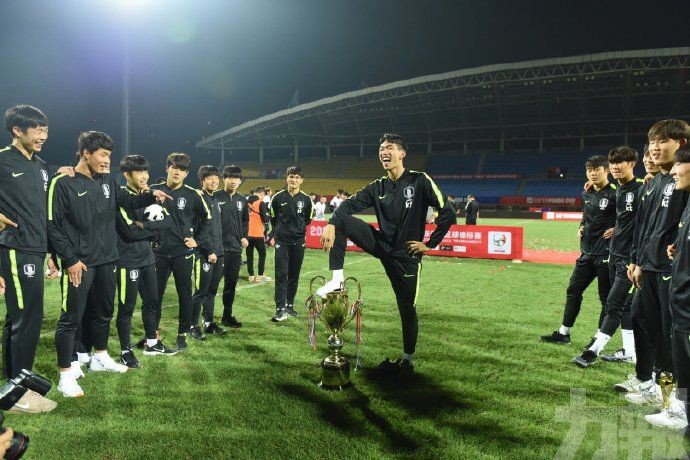 韓國U18足球隊集體道歉