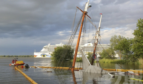 載43人德國百年木帆船撞貨櫃船後沉沒