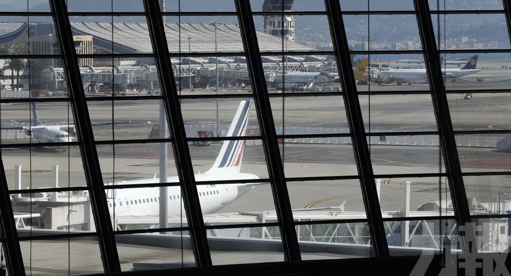 科威特客機降落法國 撞上機場建築