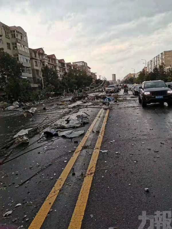有片！遼寧遭巨型龍捲風突襲 6死逾百傷