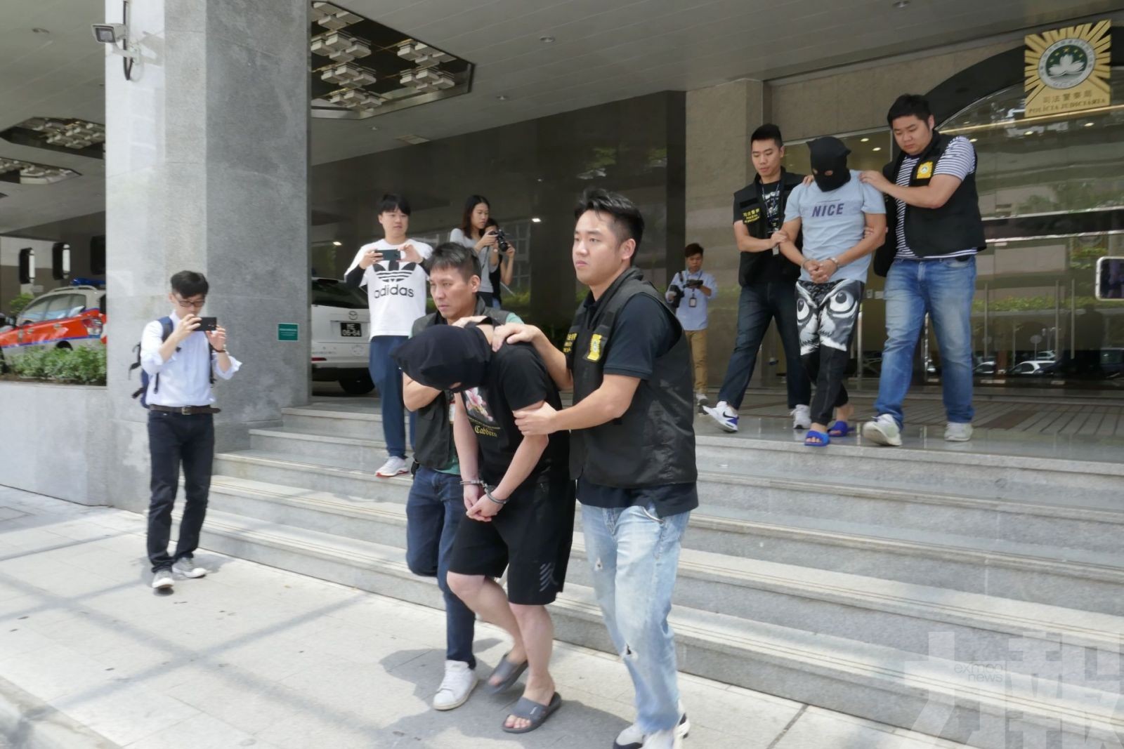 司警拘捕兩名湖北漢