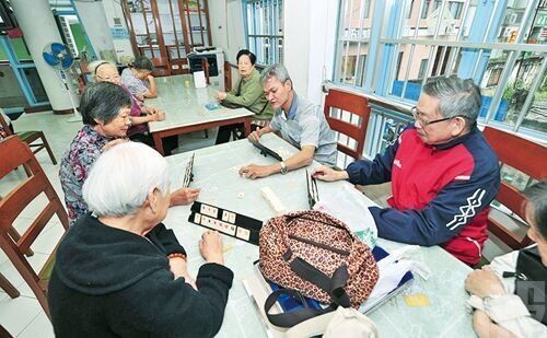 津貼經濟困難長者安裝假牙