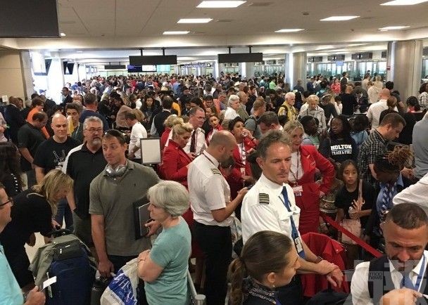 多個機場旅客大排長龍等過關