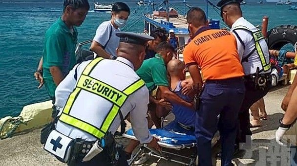 菲律賓龍舟隊練習遇巨浪翻側7死