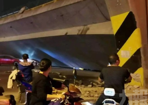 有片！江蘇無錫高架橋倒塌壓中車輛