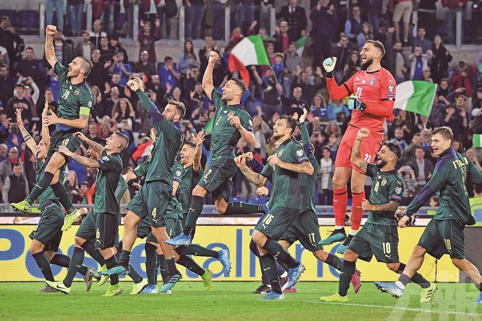 意軍全勝闖歐國盃決賽周
