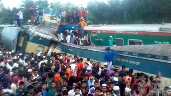 孟加拉國兩火車相撞至少15死58人傷