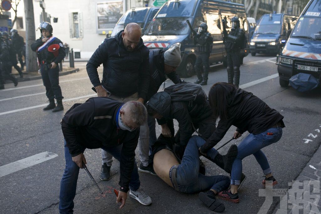 警民爆發衝突 逾百人被捕