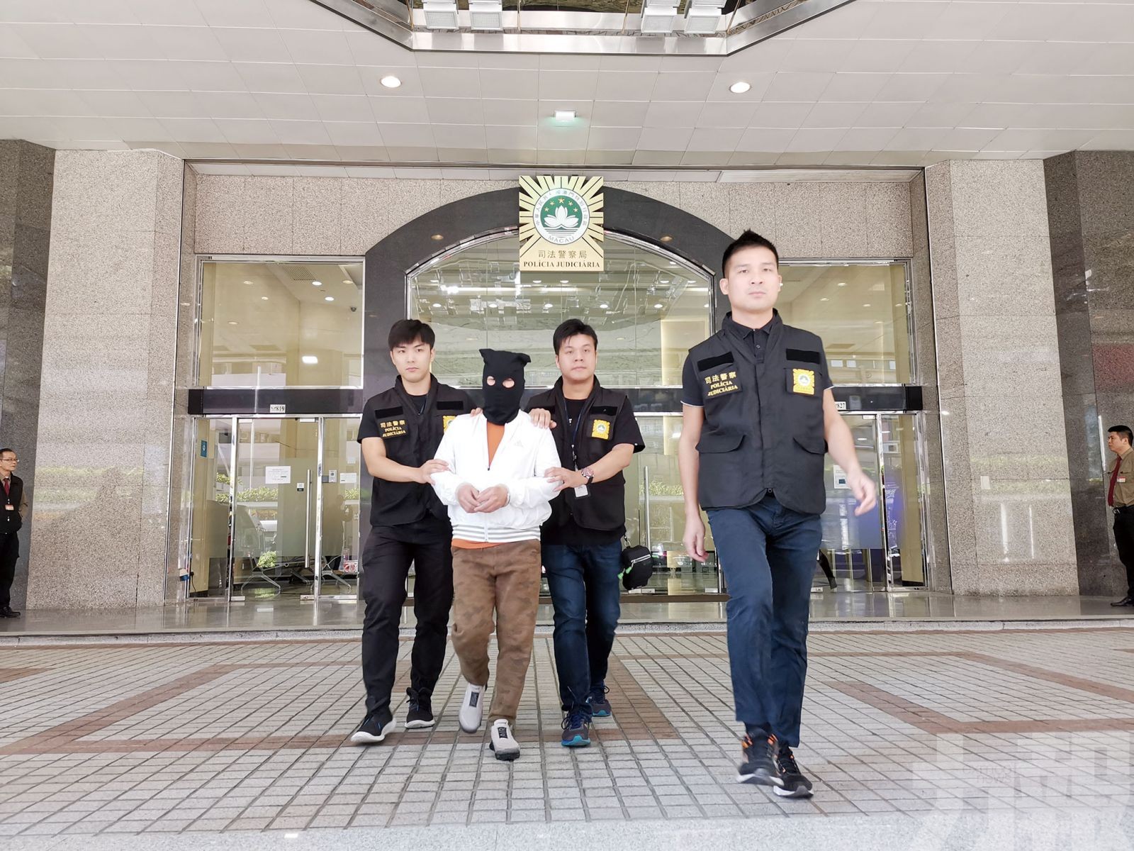 司警偵破先後拘四名香港成員