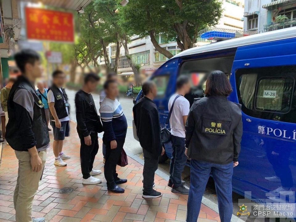 貴州扒手集團作案遭「斷正」警拘四男