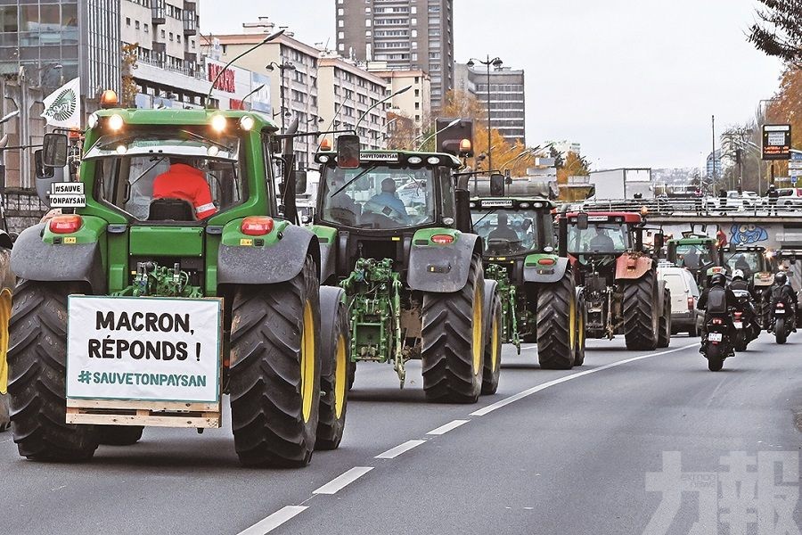 農民開拖拉機堵塞巴黎