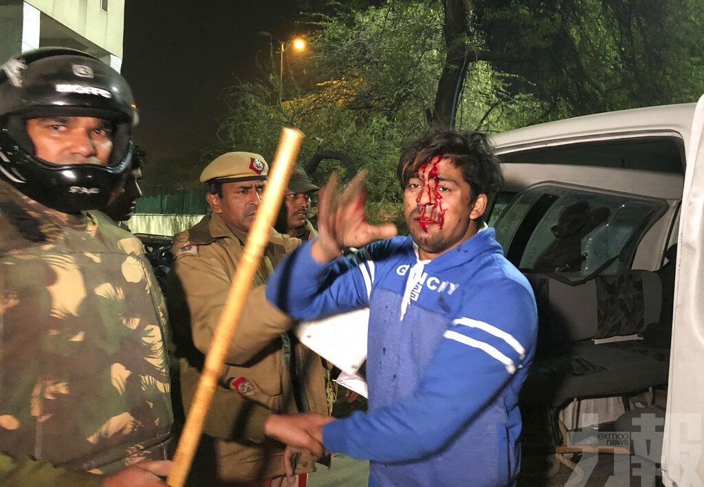 ​印度騷亂至少6死過百傷