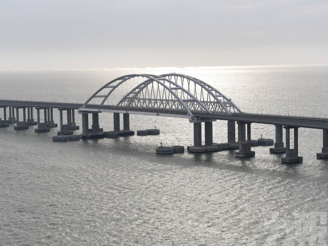 克里米亞大橋鐵路橋開通