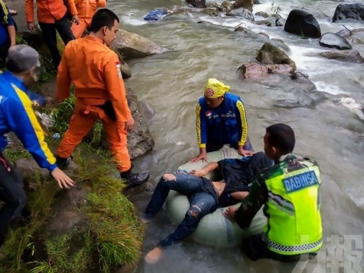 ​印尼巴士墮峽谷至少24死13人傷