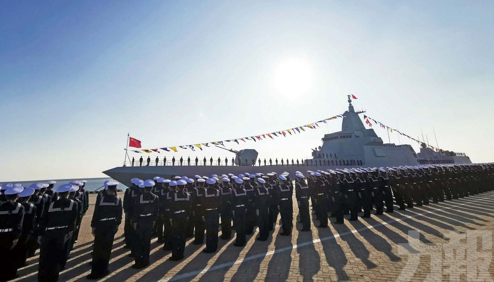 中國首艘萬噸級驅逐艦