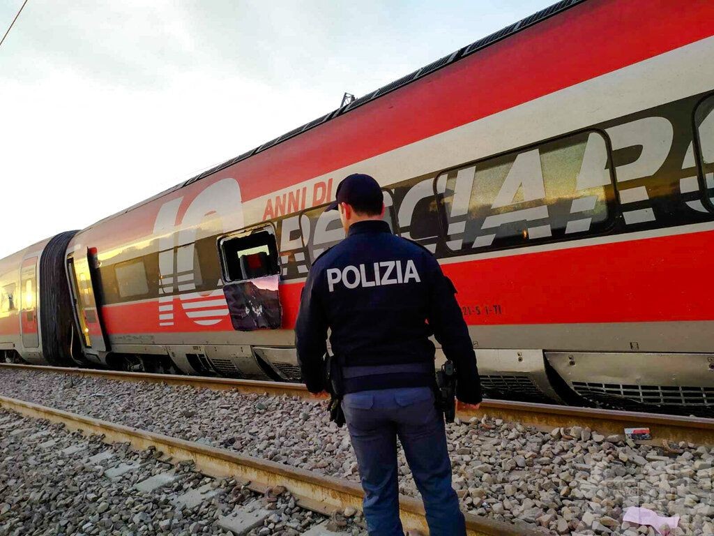 意大利火車出軌2死30傷