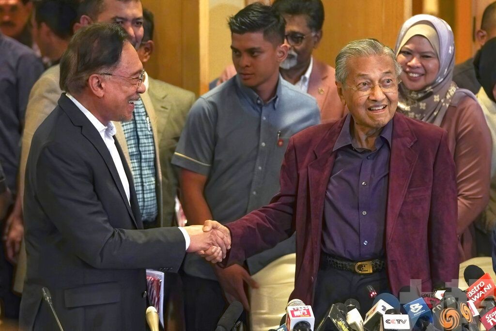​馬來西亞總理馬哈蒂爾辭職