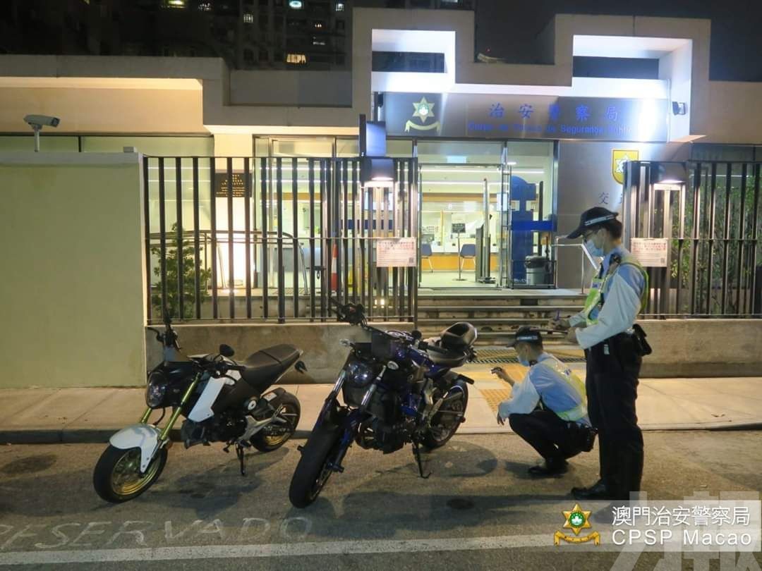 治安警截獲多架懷疑非法改裝電單車