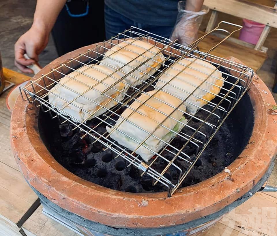 泰國羽壇「霸氣哥」賣包保生計