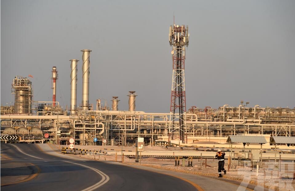 沙特下月擴大原油減產規模