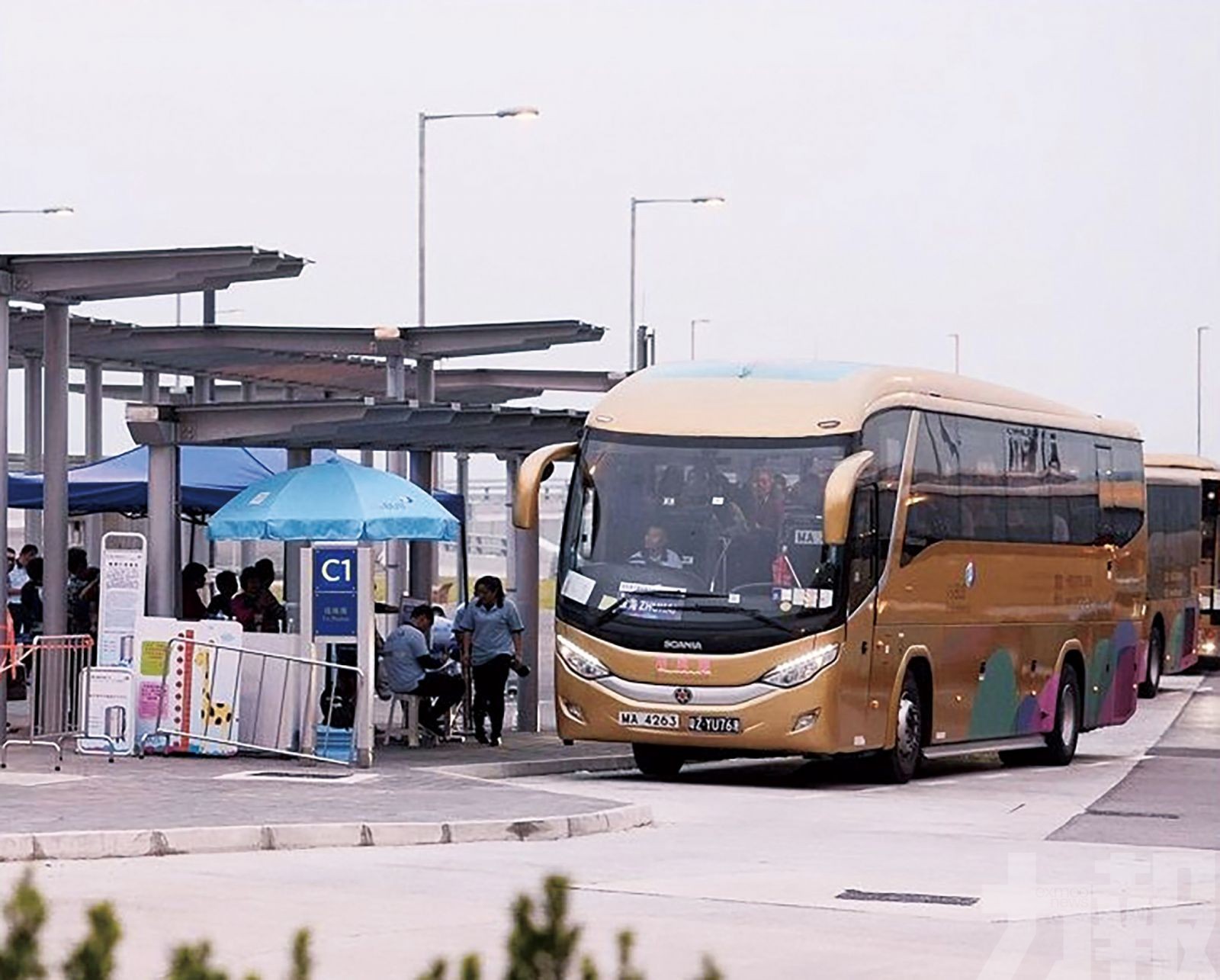 十日僅228人乘金巴由港來澳