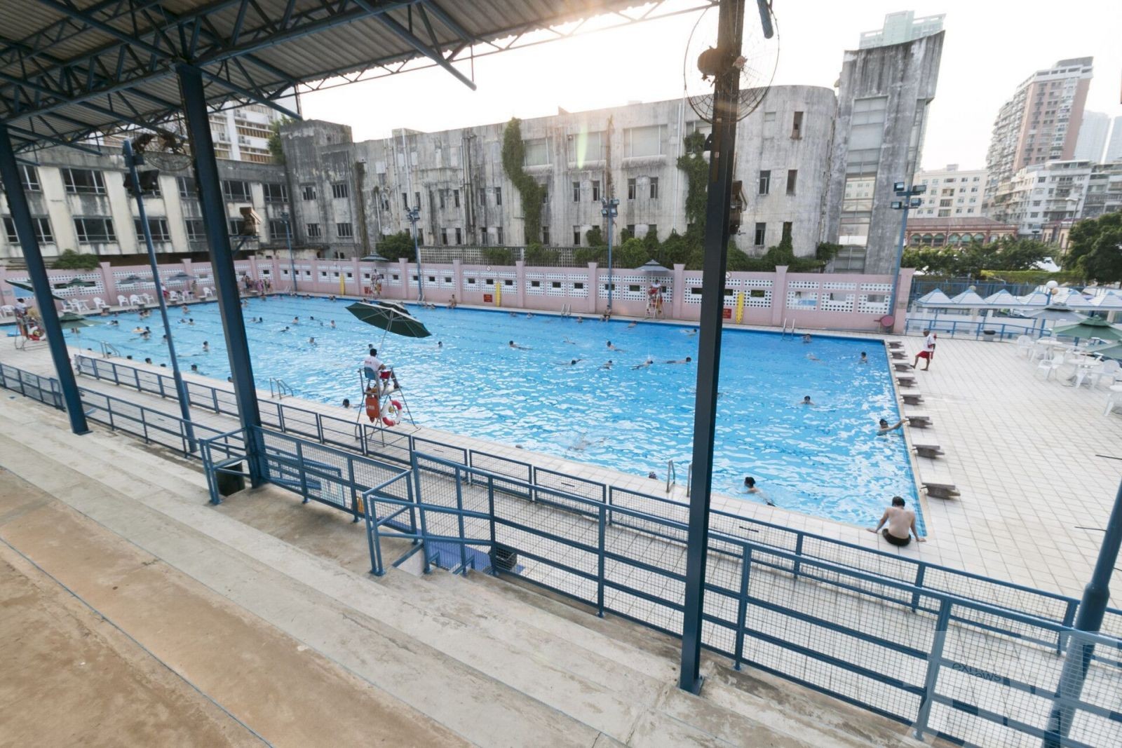 體育局轄下泳池明日重新開放