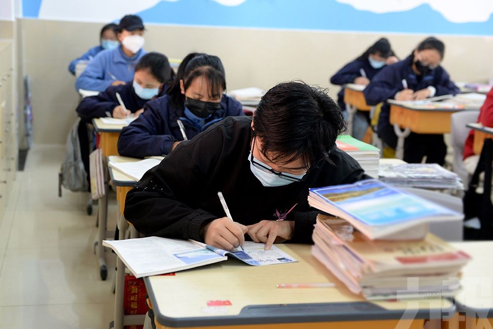 教育部：中高風險區師生需戴口罩