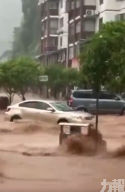 重慶洪災引發多處山泥傾瀉