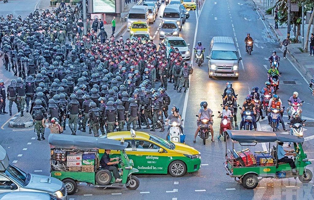 曼谷進入緊急狀態禁集會
