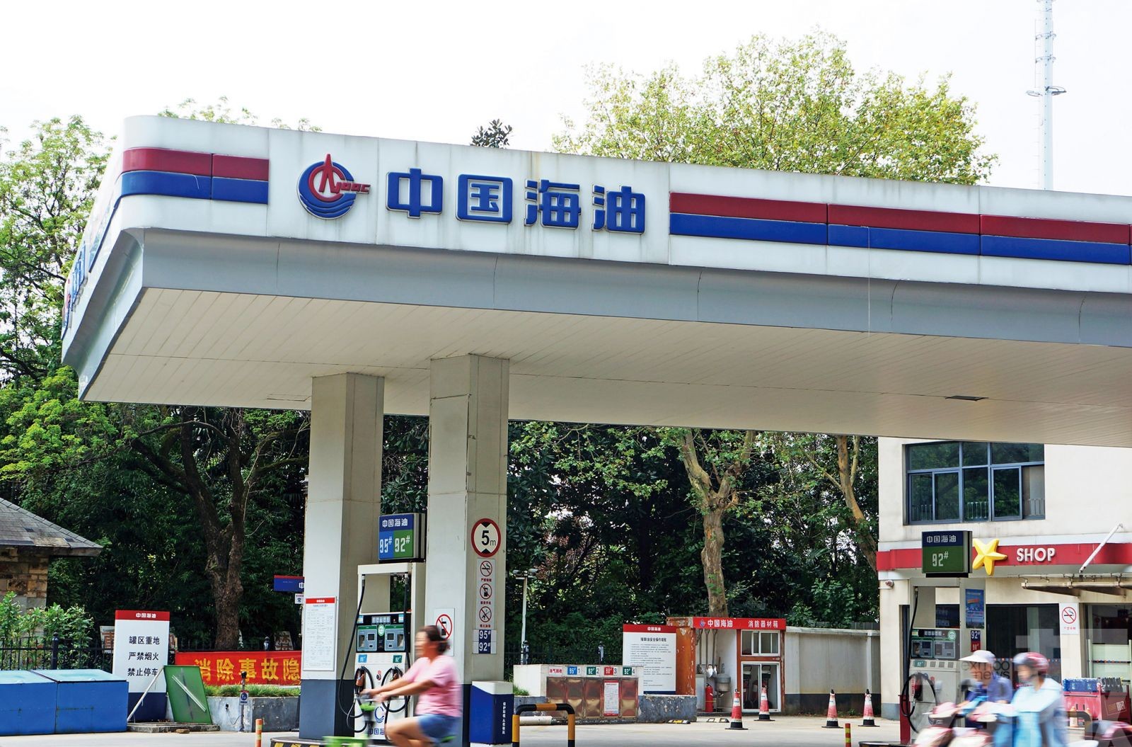 中海油大插近一成四 低油價下短期難翻身