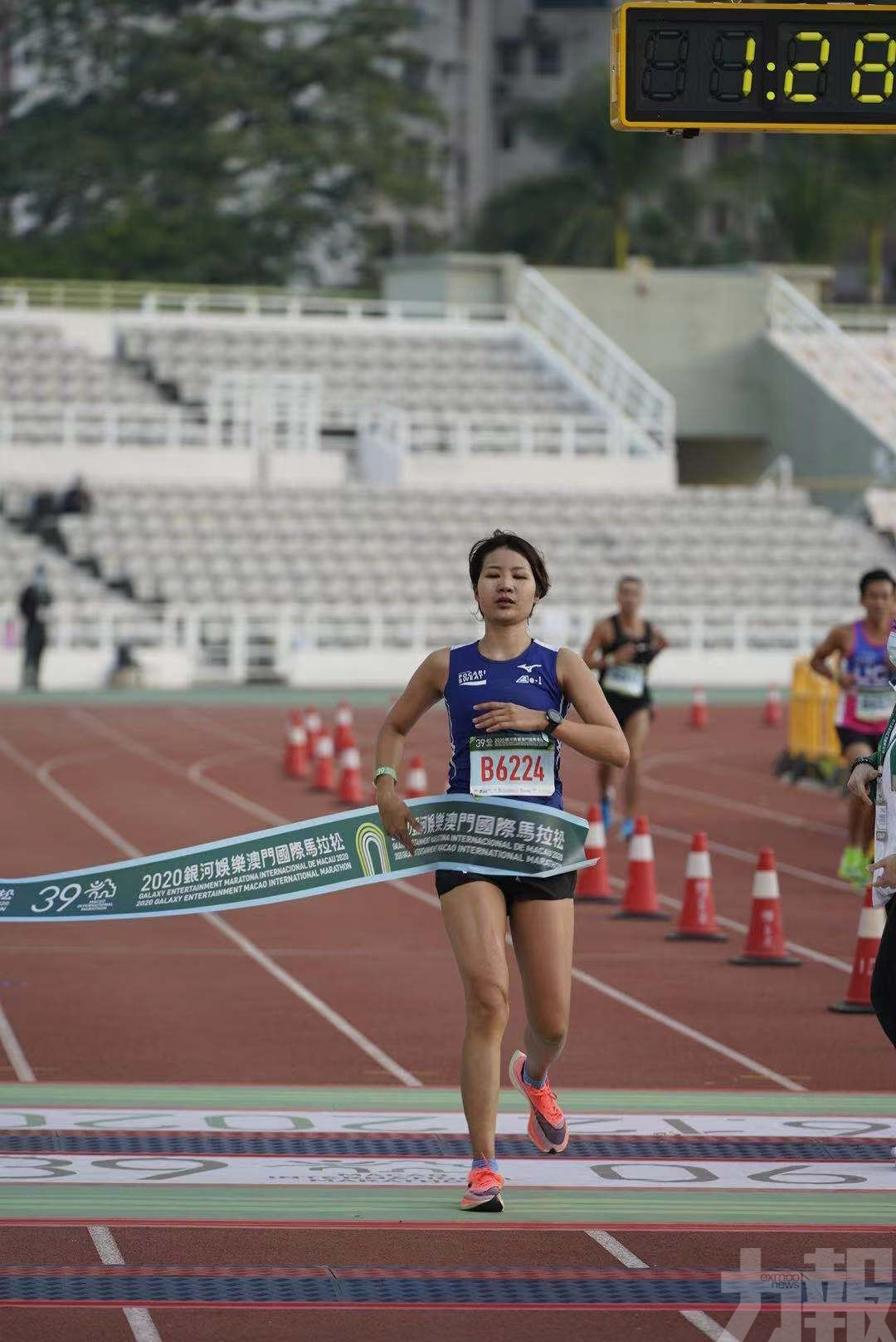 本澳跑手王珊珊半馬女子組摘標