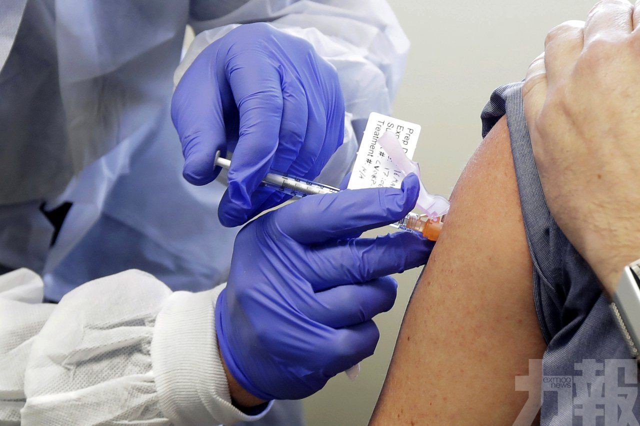 美國政府通過使用輝瑞疫苗