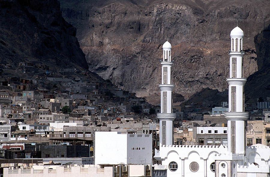 也門亞丁機場傳出爆炸聲及槍聲