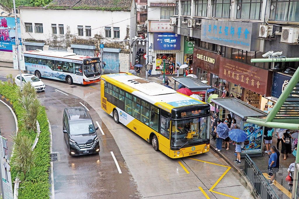 兩巴去年共勸退撤職98車長