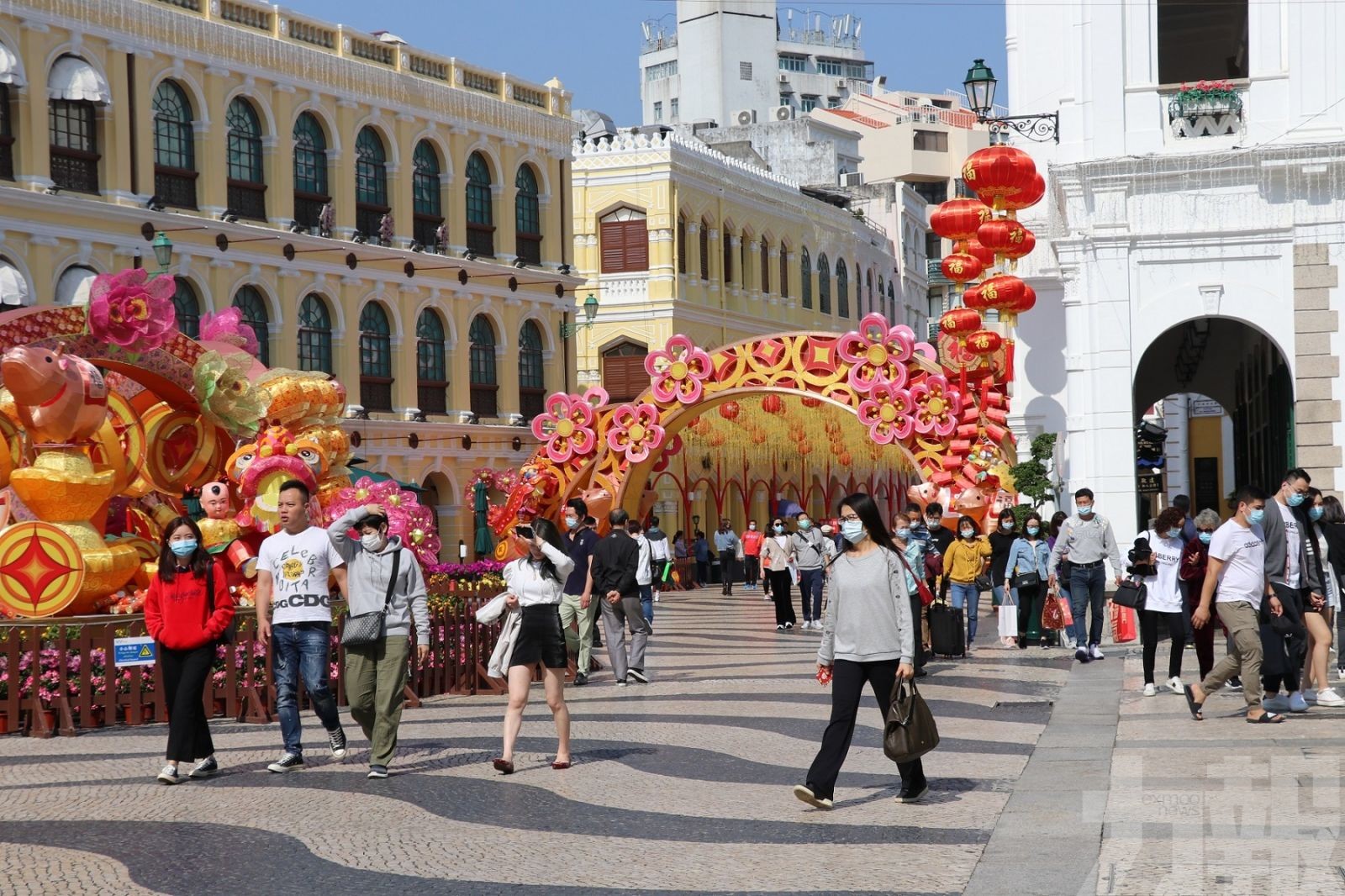 居民原地度歲 茶餐廳生意旺