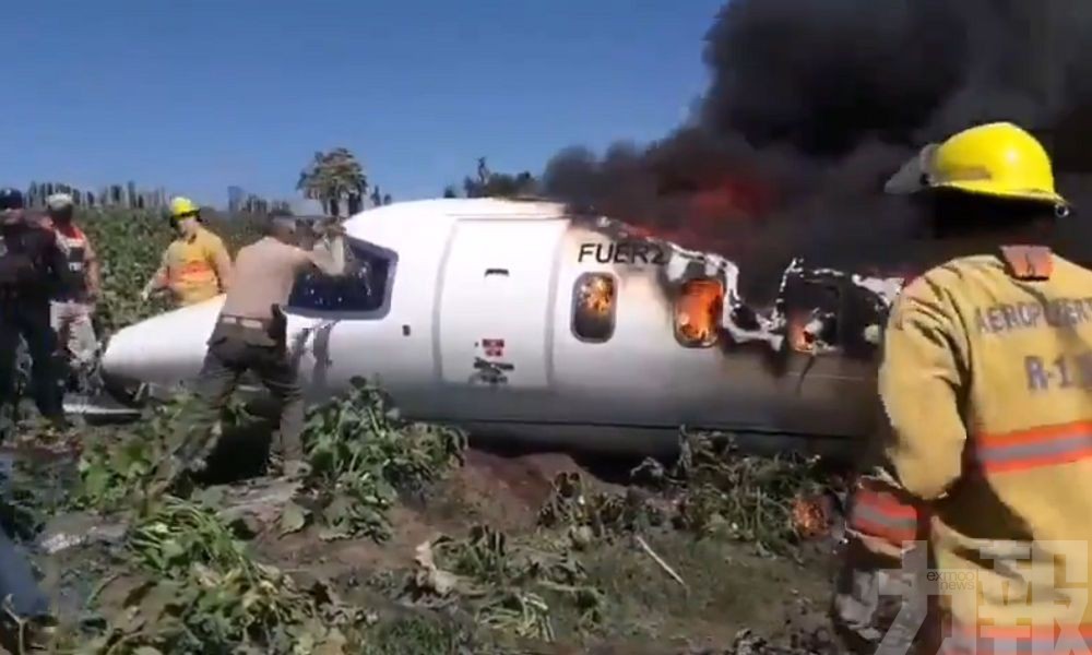 墨西哥軍用飛機墜毀六死