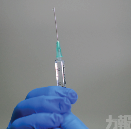 接種mRNA疫苗67歲男子入院