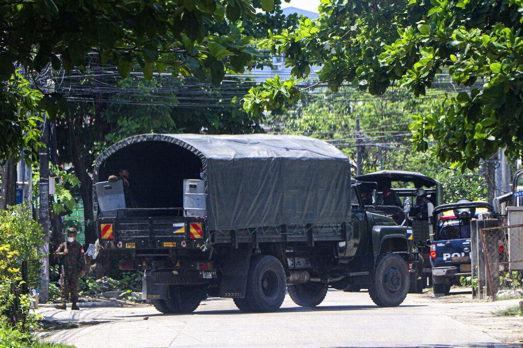 據報緬甸軍方向示威者射榴彈82死