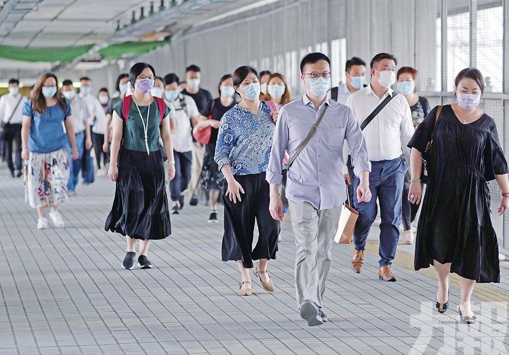 港增13宗確診包括兩本地相關個案
