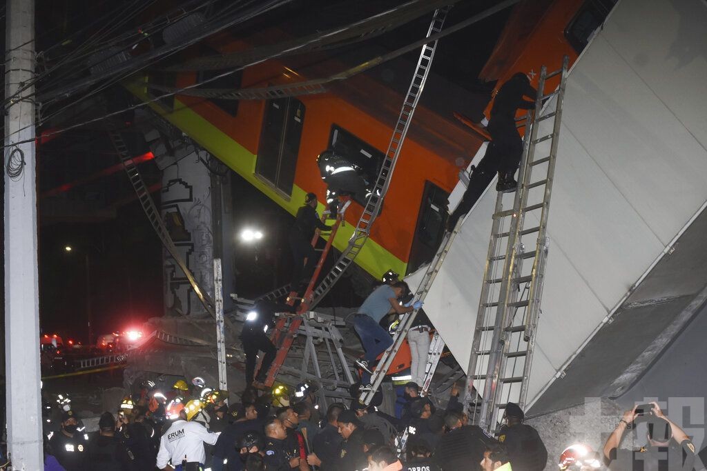 墨西哥高架橋倒塌 列車斷截墜地