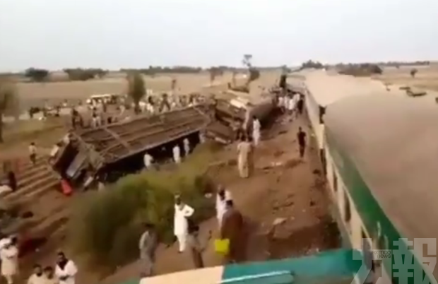​巴基斯坦火車相撞 至少30人死亡