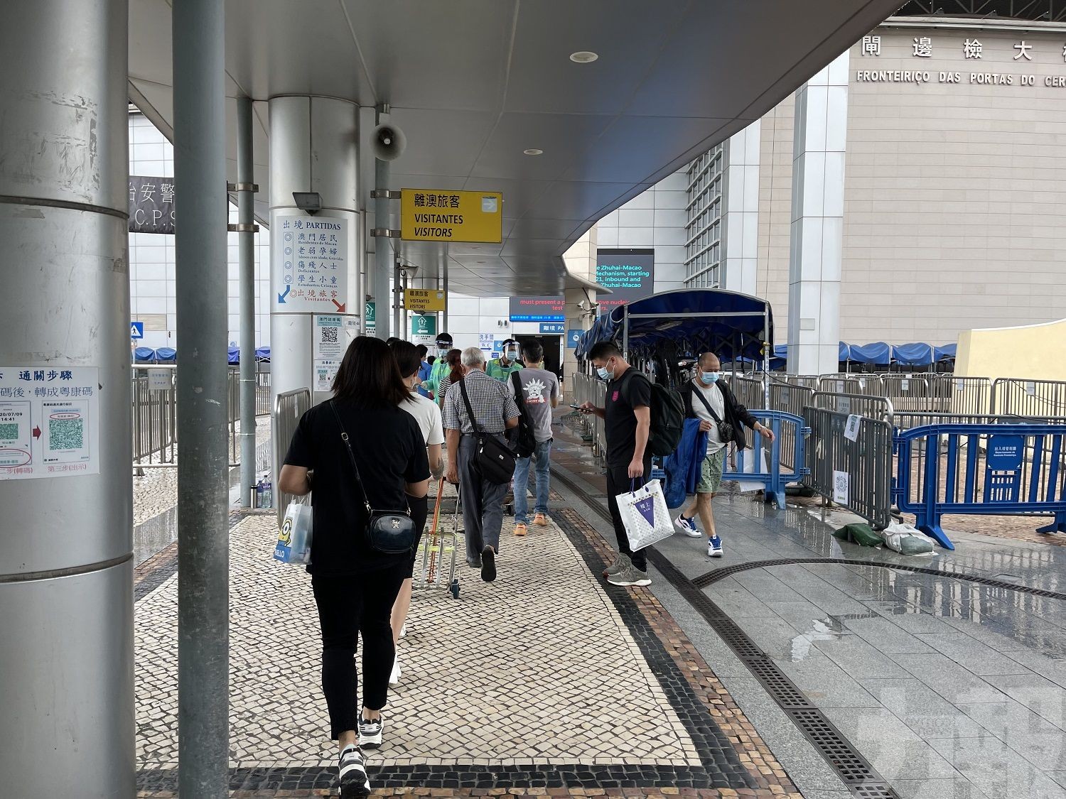 昨日各口岸出入境74,500人次