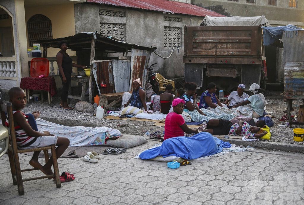海地地震死亡人數升至1,297人