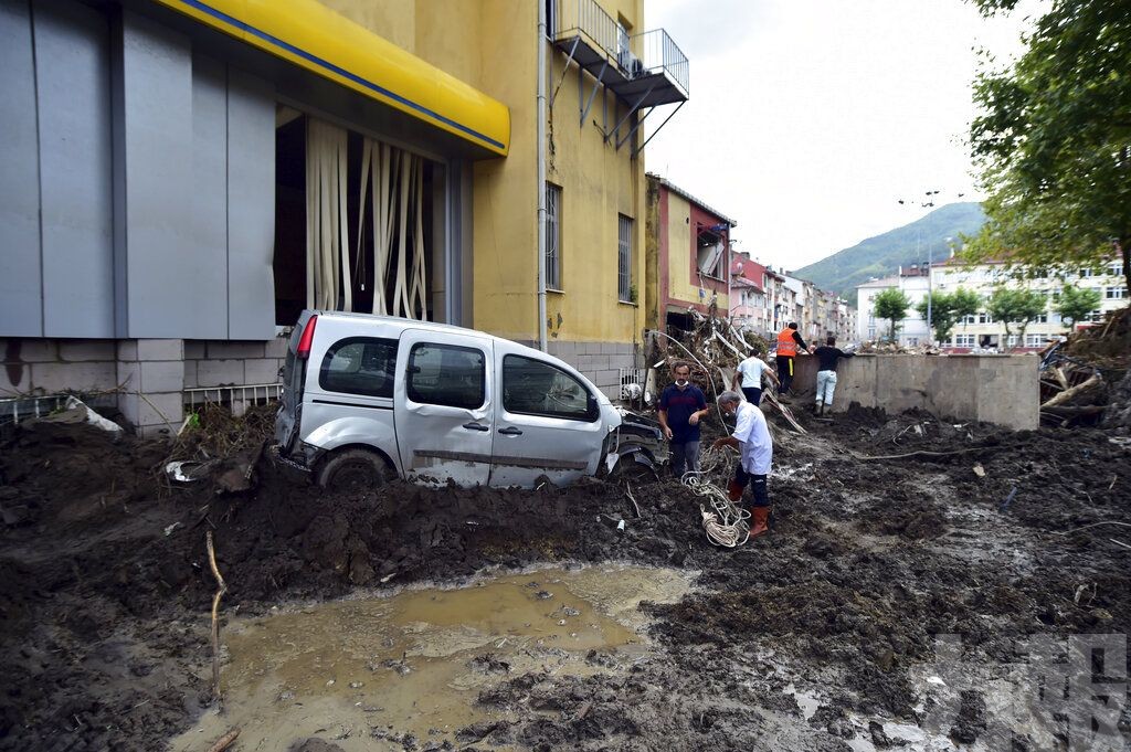 土耳其黑海地區洪災77人遇難