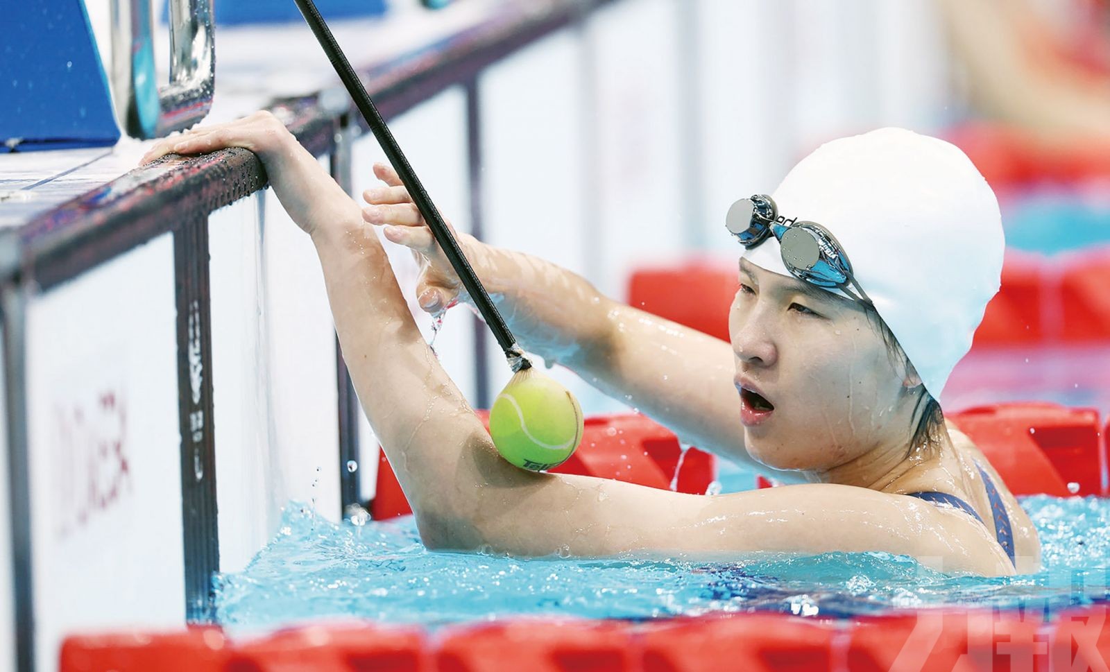 中國泳手重賽照奪金再破紀錄